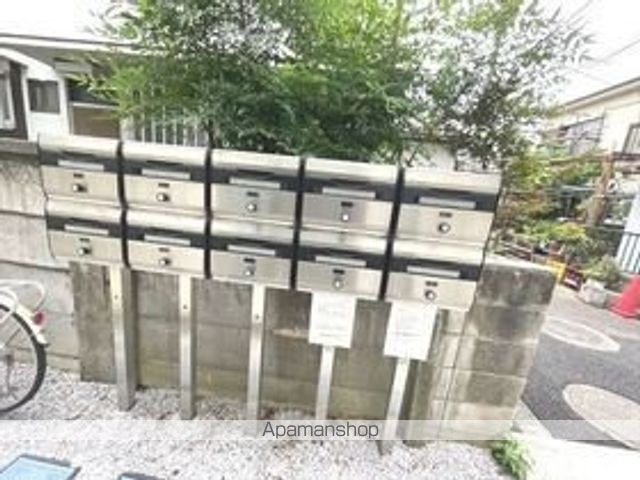 【世田谷区南烏山のアパートの写真】