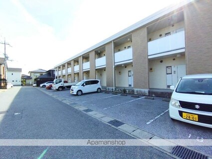 レオパレスルミナス[1K/31.05m2]の駐車場2