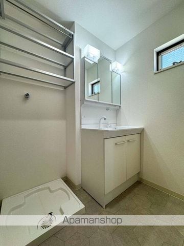 クリエオーレ一津屋Iの内装写真