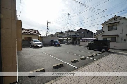 フォブールＱＵＡ　Ｂ棟[2LDK/60.5m2]の駐車場1