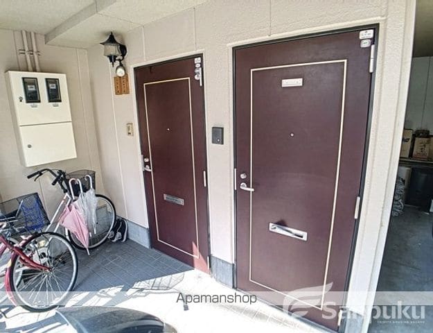 中一万ハウスの玄関写真
