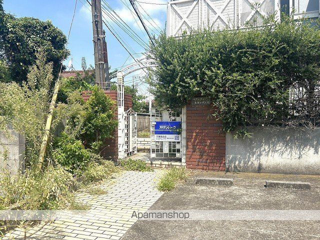 ペアシティルネッサンスの玄関写真