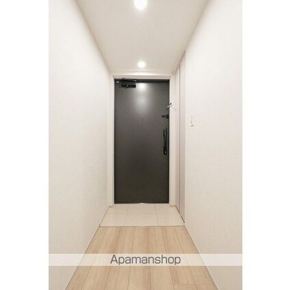 コンフォリア・リヴ渋谷本町[1LDK/38.4m2]の玄関
