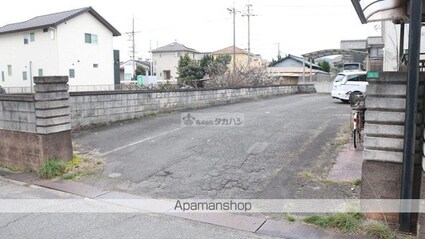 レジデンス英[2DK/35.91m2]の駐車場