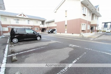 グリーンアレイ２６　Ａ・Ｂ[2LDK/50.1m2]の駐車場