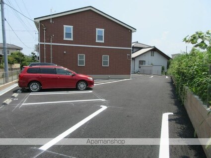 山梨県甲府市飯田３丁目[1K/41.48m2]の駐車場