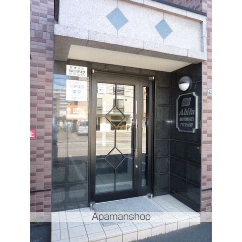 アビタ元町の玄関写真
