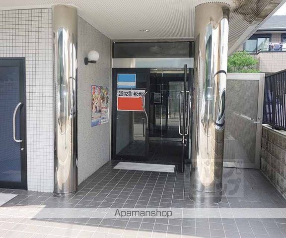 グランディール東寺の玄関写真