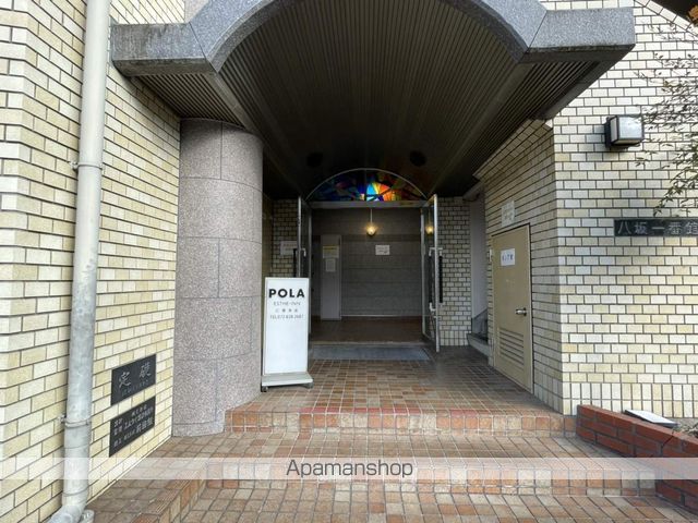 八坂一番館の玄関写真