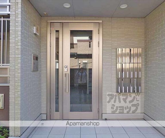 クレール北白川の玄関写真