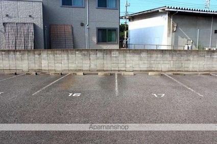 屋島フレグランス[3K/50.69m2]の駐車場