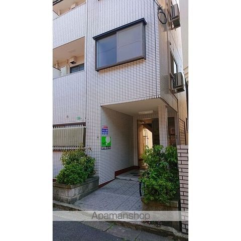 パーソナル18番館の玄関写真