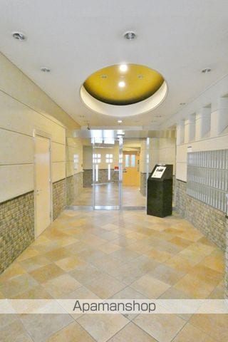 ロジェ今福鶴見の玄関写真