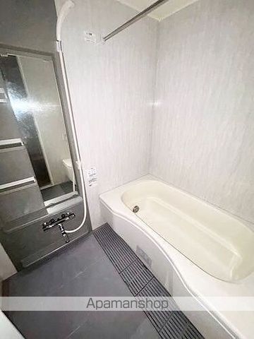 ロイヤルタワー春日の内装写真