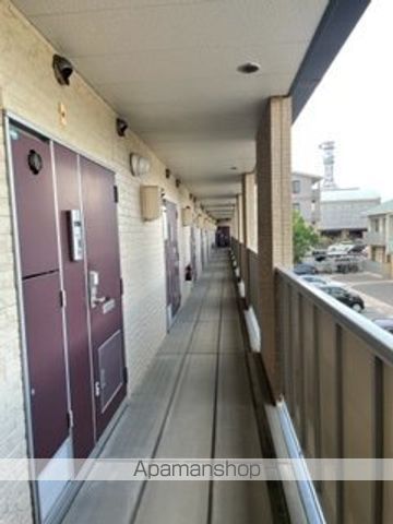 レオパレスフローラ Kの玄関写真