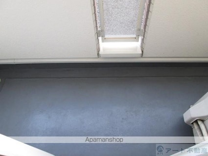 メゾン　ド　ロベリア[1K/32.9m2]のバルコニー