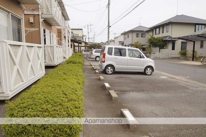 ハイランドコート　Ｃ棟[3K/51.48m2]の駐車場