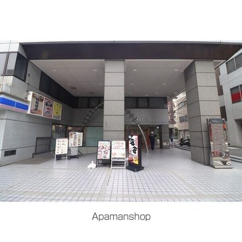 YTUビルの玄関写真