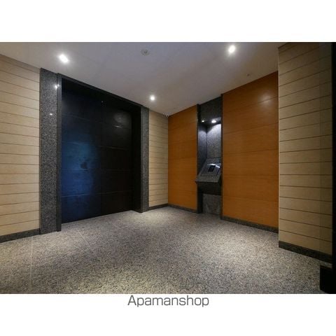LASANTE麹町の玄関写真