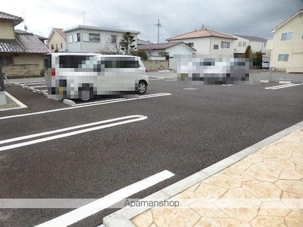 フェリーチェ[1LDK/32.44m2]の駐車場2