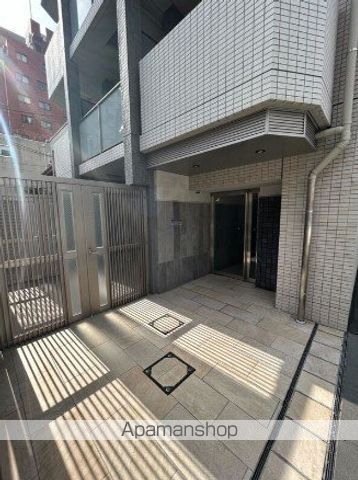 阪東橋KNOTSの玄関写真