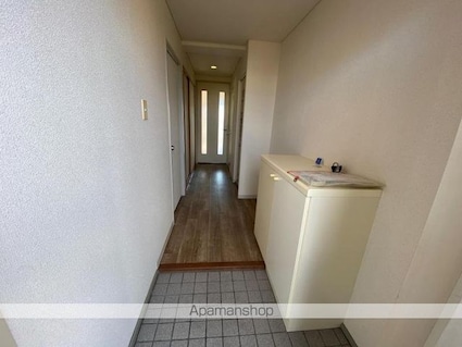 屋島ハイツ[2LDK/56.7m2]の玄関