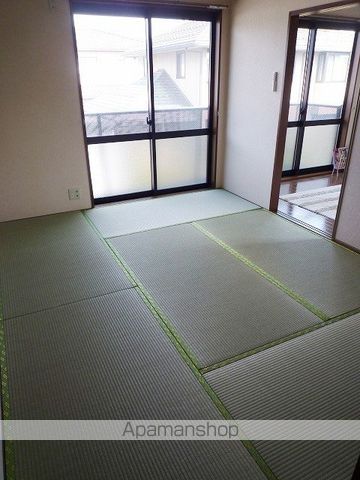 ヴィラ千原崎D棟の内装写真