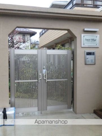 L’OUEST VILLAGEの玄関写真