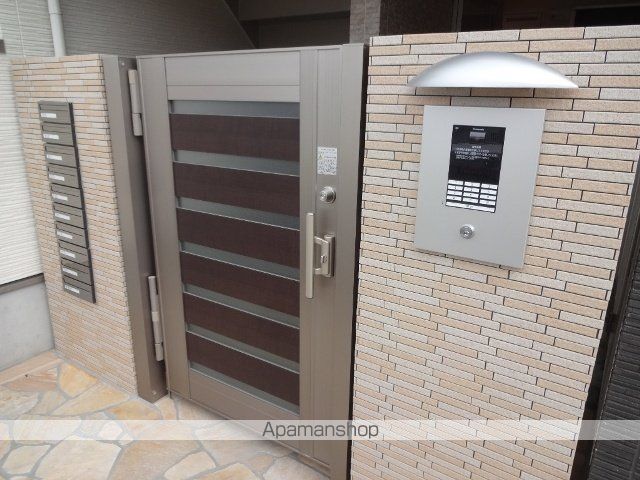 フジパレス松下町II番館の玄関写真