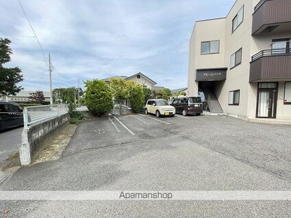 ブルームハイツ[1K/28.57m2]の駐車場