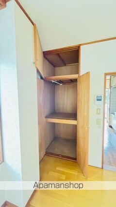 メゾン弥生[1R/26.41m2]の収納