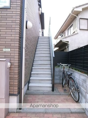 カサベルデ梅丘の玄関写真