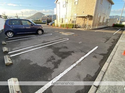 香川県高松市田村町[1LDK/44.82m2]の駐車場