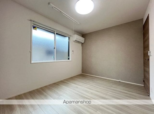 LUVERIAの内装写真
