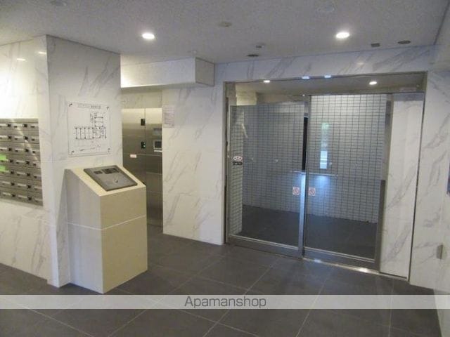 グランフォース北綾瀬の玄関写真