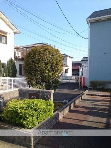 メゾンジュネスの玄関写真