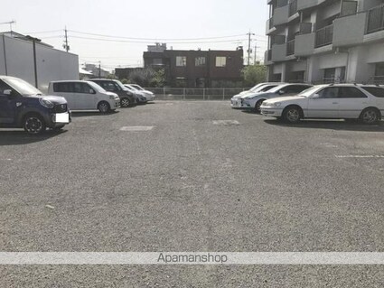 メゾンアルカディア西深津[1R/22.86m2]の駐車場1