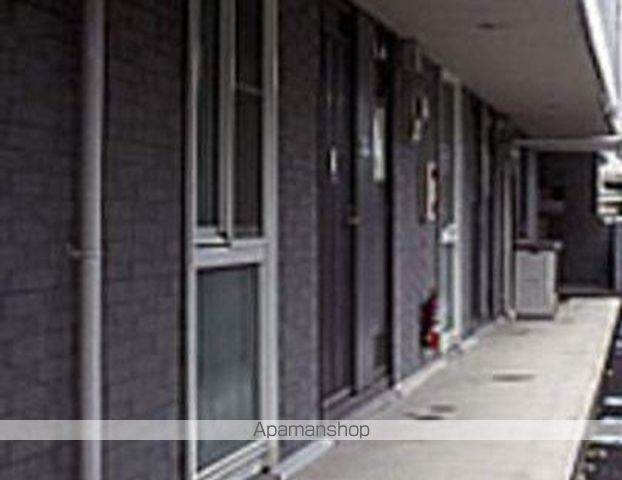 レオパレスファインの玄関写真