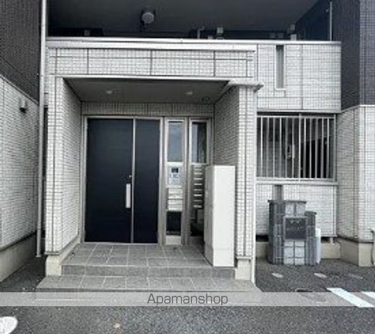 マ メゾン クラミの玄関写真