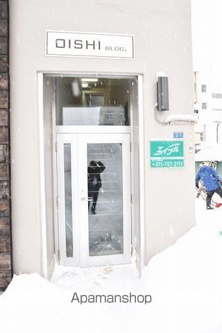 大石ビルの玄関写真