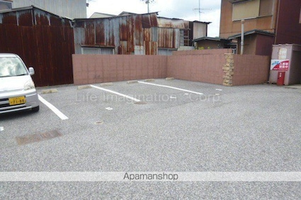 ラピスグローリー[1R/27.6m2]の駐車場