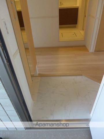 フローラ島間の内装写真
