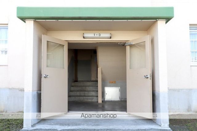 ビレッジハウス東月寒1号棟の玄関写真