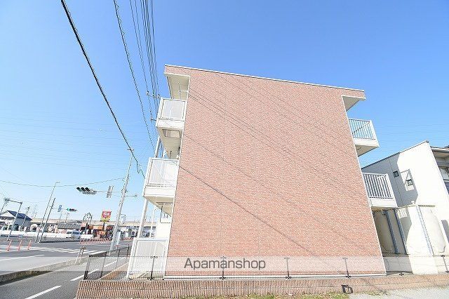 レオパレスWAKANAの外観写真