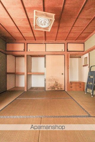 吉野川市 2階建 築47年の内装写真