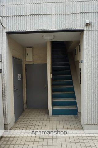 ナカノビルの玄関写真