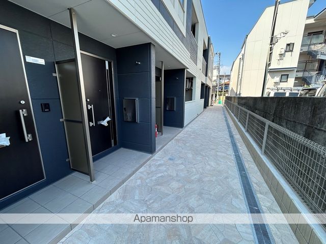 ルナ テラス 甲子園の玄関写真
