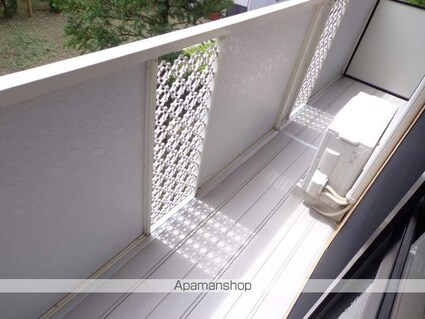 メゾンアザレアＣ[3DK/55.4m2]のバルコニー