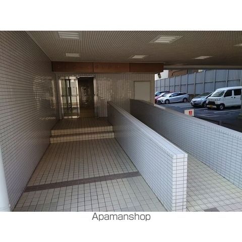 シティコーポ千代田の玄関写真
