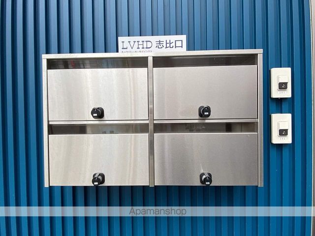 LVアパートの玄関写真